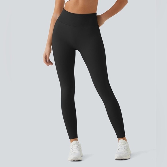 Halara Seamless Flow High Waisted Butt Lifting Leggings full length - Picture 2 of 7